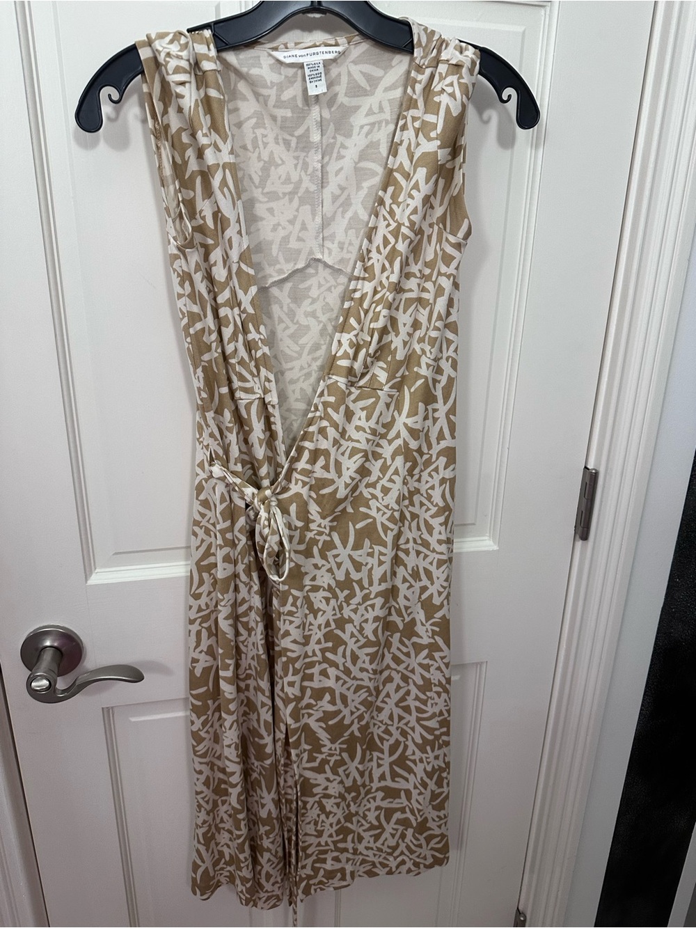 Diane Von Furstenberg Beige & White Printed Silk Dress
